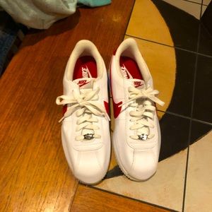 Mens Nike Cortez. Never worn.